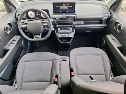 Hyundai Inster Pulse 49 kWh | Winterpack | Stoel/stuur verwarming | Achteruitrij camera | lichtmetalen velgen | ActivLease financial lease