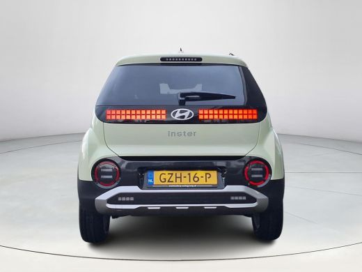 Hyundai Inster Pulse 49 kWh | Winterpack | Stoel/stuur verwarming | Achteruitrij camera | lichtmetalen velgen | ActivLease financial lease