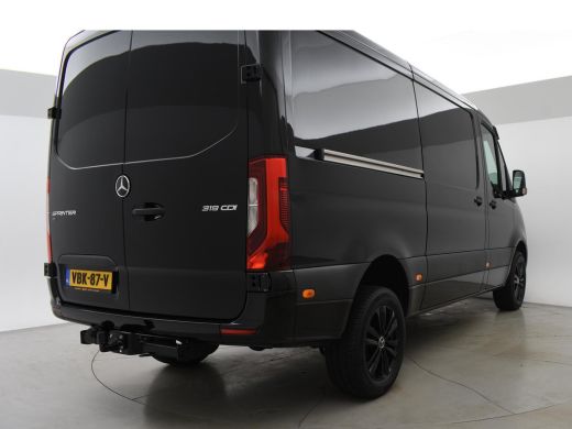 Mercedes Sprinter 319 3.0 CDI V6 190 PK AUT. L2H1 + 3500 KG TREKHAAK Mercedes-Benz Sprinter 319 3.0 CDI V9 190 PK A... ActivLease financial lease