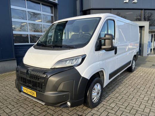 Peugeot Boxer 2.2 BlueHDi 120 S&S L2H1 3.0t | Airco | Camera | PDC V+A | Full led | Cruise control | DAB | Peugeot Boxer 2.2 BlueHDi 120 S&S L2H1 3.0t | Airco | Camera | PDC V+A | Full led | Cruise control | DAB |