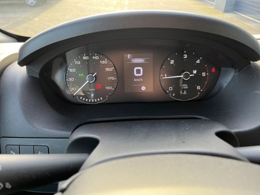 Peugeot Boxer 2.2 BlueHDi 120 S&S L2H1 3.0t | Airco | Camera | PDC V+A | Full led | Cruise control | DAB | ActivLease financial lease