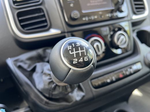 Peugeot Boxer 2.2 BlueHDi 120 S&S L2H1 3.0t |Laadruimte bekleed | Trekhaak | LED Laadruimte verlichting | | Air... ActivLease financial lease