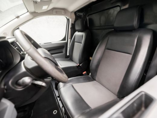 Peugeot Expert 231C 2.0 BlueHDI 120 Pro (SCHERM, LM VELGEN, LEDER, CRUISE, NIEUWE APK, BLUETOOTH, ELEK RAMEN, NI... ActivLease financial lease
