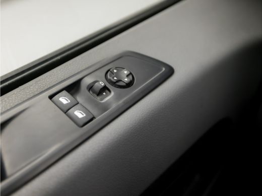 Peugeot Expert 231C 2.0 BlueHDI 120 Pro (SCHERM, LM VELGEN, LEDER, CRUISE, NIEUWE APK, BLUETOOTH, ELEK RAMEN, NI... ActivLease financial lease