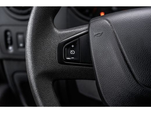 Renault Master 2.3 dCi Bakwagen met laadklep (1000 KG) | Dubbellucht | Euro 6 | 164 PK | Cruise | Airco | Navigatie ActivLease financial lease