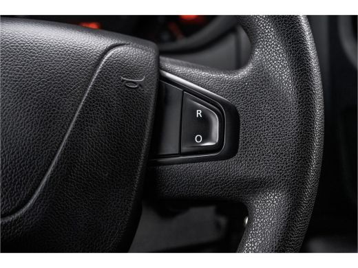 Renault Master 2.3 dCi Bakwagen met laadklep (1000 KG) | Dubbellucht | Euro 6 | 164 PK | Cruise | Airco | Navigatie ActivLease financial lease