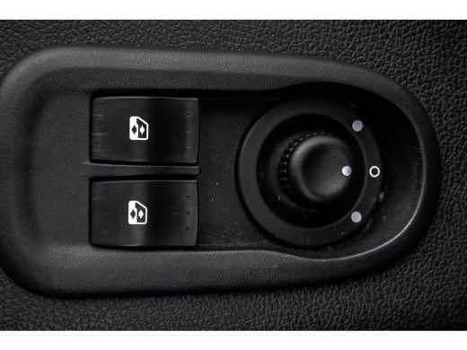 Renault Master 2.3 dCi Bakwagen met laadklep (1000 KG) | Dubbellucht | Euro 6 | 164 PK | Cruise | Airco | Navigatie ActivLease financial lease