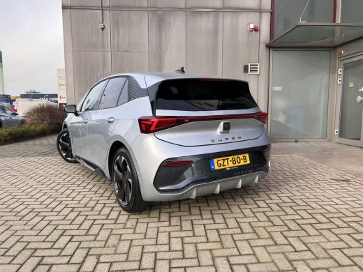Seat Born Performance 63 kWh | 360 graden camera | Sennheiser | Stoelverwarming ActivLease financial lease