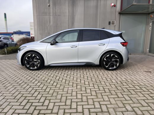 Seat Born Performance 63 kWh | 360 graden camera | Sennheiser | Stoelverwarming ActivLease financial lease