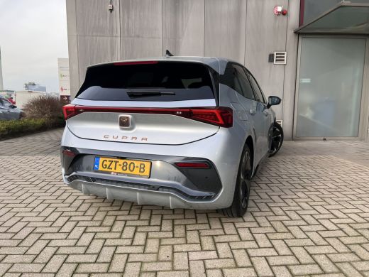 Seat Born Performance 63 kWh | 360 graden camera | Sennheiser | Stoelverwarming ActivLease financial lease