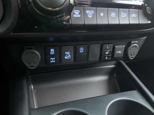Toyota Hilux 2.4 D-4D Double Cab Professional Van |Inclusief Trekhaak & Bedliner kunststof| ActivLease financial lease