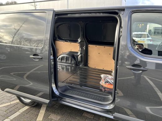 Toyota PROACE Electric Worker Challenger Extra Range L1 75 kWh Toyota PROACE Electric Worker Challenger Extra Range 75 kWh ActivLease financial lease