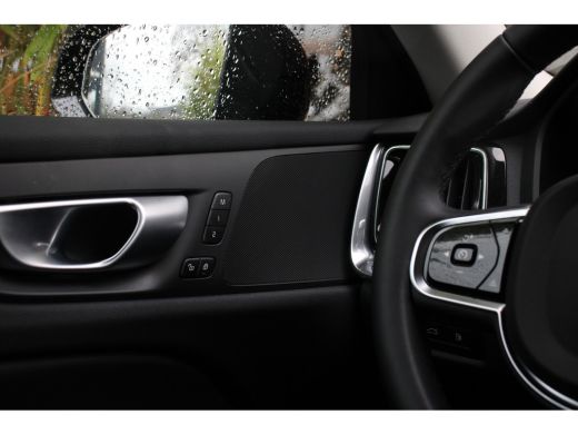 Volvo  V60 2.0 T6 Plug-in hybrid AWD Plus Dark | Stuur- en stoelverwarming | Pilot Assist | Memory Seats | A... ActivLease financial lease