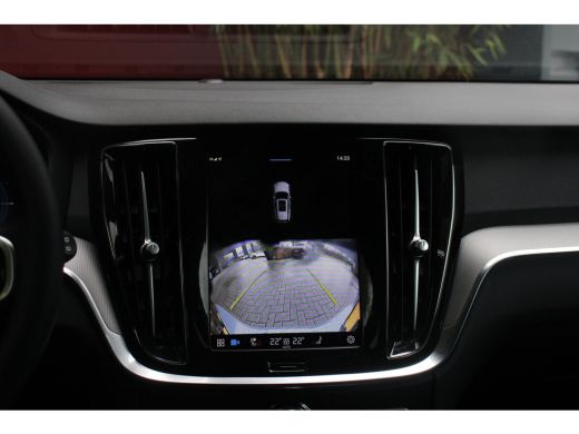 Volvo  V60 2.0 T6 Plug-in hybrid AWD Plus Dark | Stuur- en stoelverwarming | Pilot Assist | Memory Seats | A... ActivLease financial lease