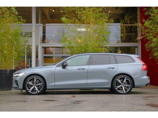 Volvo  V60 2.0 T6 Plug-in hybrid AWD Plus Dark | Stuur- en stoelverwarming | Pilot Assist | Memory Seats | A... ActivLease financial lease