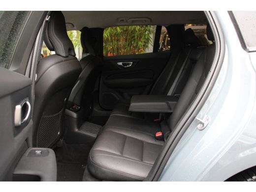 Volvo  V60 2.0 T6 Plug-in hybrid AWD Plus Dark | Stuur- en stoelverwarming | Pilot Assist | Memory Seats | A... ActivLease financial lease