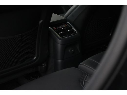 Volvo  XC90 T8 Recharge AWD 455pk Ultimate Dark | Bowers&Wilkins | Luchtvering | Massage | Trekhaak | 360 Cam... ActivLease financial lease