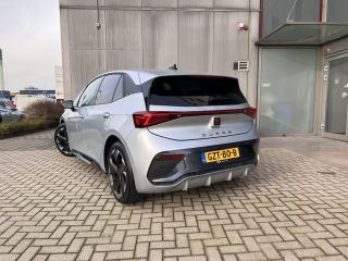 Seat Born Performance 63 kWh | 360 graden camera | Sennheiser | Stoelverwarming