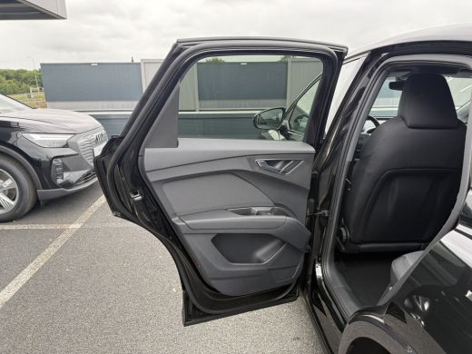 Audi Q4 e-tron Advanced edition e-tron 45 82 kWh 210 kW / 286 PK Sportback Elektr. aandrij ActivLease financial lease