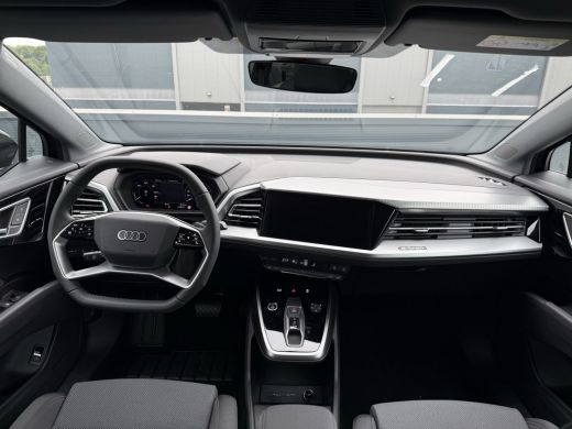 Audi Q4 e-tron Advanced edition e-tron 45 82 kWh 210 kW / 286 PK Sportback Elektr. aandrij ActivLease financial lease