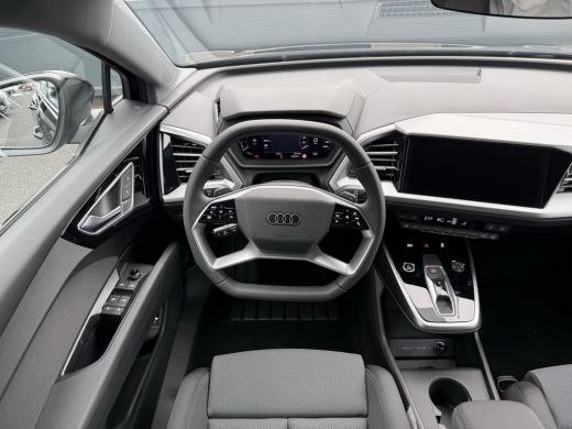 Audi Q4 e-tron Advanced edition e-tron 45 82 kWh 210 kW / 286 PK Sportback Elektr. aandrij ActivLease financial lease