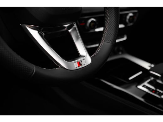 Audi Q5 S edition competition | Adaptive air suspension | Adaptive cruise control | Audi virtual cockpit ActivLease financial lease
