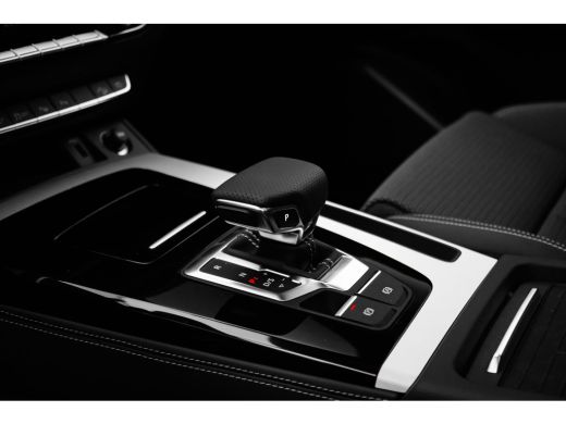 Audi Q5 S edition competition | Adaptive air suspension | Adaptive cruise control | Audi virtual cockpit ActivLease financial lease