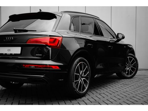 Audi Q5 S edition competition | Adaptive air suspension | Adaptive cruise control | Audi virtual cockpit ActivLease financial lease