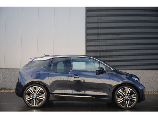 BMW i3 Executive 120Ah 42 kWh/Leder/H-Kardon/W-pomp/Camera/20"/3-fase ActivLease financial lease