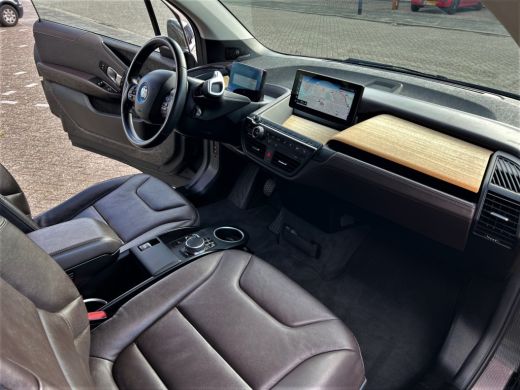 BMW i3 Executive 120Ah 42 kWh/Leder/H-Kardon/W-pomp/Camera/20"/3-fase ActivLease financial lease