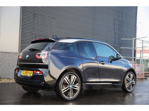 BMW i3 Executive 120Ah 42 kWh/Leder/H-Kardon/W-pomp/Camera/20"/3-fase ActivLease financial lease