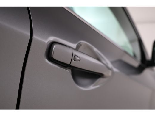 Nissan QASHQAI 1.2 N-Vision Cruise Control, Navigatie, Airco, 360 Camera, trekhaak ActivLease financial lease
