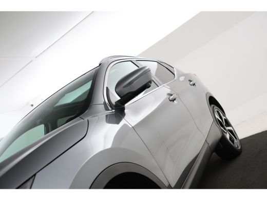 Nissan QASHQAI 1.2 N-Vision Cruise Control, Navigatie, Airco, 360 Camera, trekhaak ActivLease financial lease
