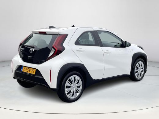 Toyota Aygo X 1.0 VVT-i MT Play **APPLE CARPLAY/ PARKEERCAMERA/ 36 MAANDEN GARANTIE** ActivLease financial lease