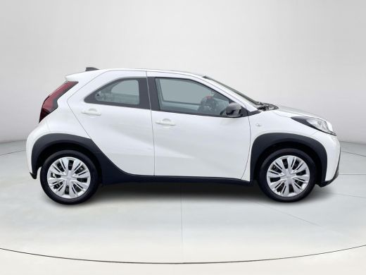 Toyota Aygo X 1.0 VVT-i MT Play **APPLE CARPLAY/ PARKEERCAMERA/ 36 MAANDEN GARANTIE** ActivLease financial lease