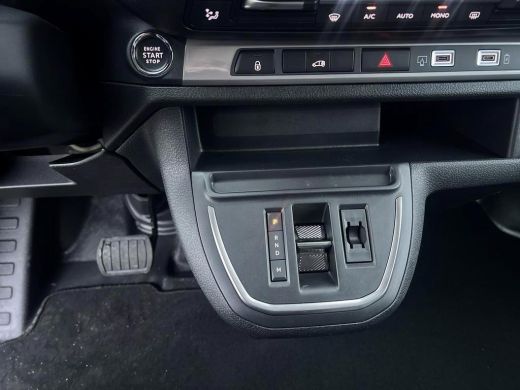 Toyota ProAce Long Worker 2.0 D-4D Professional 3zits | NIEUWE AUTO | Geheel rijklaarprijs | DIRECT RIJDEN | ActivLease financial lease