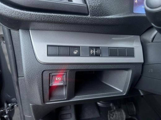 Toyota ProAce Long Worker 2.0 D-4D Professional 3zits | NIEUWE AUTO | Geheel rijklaarprijs | DIRECT RIJDEN | ActivLease financial lease