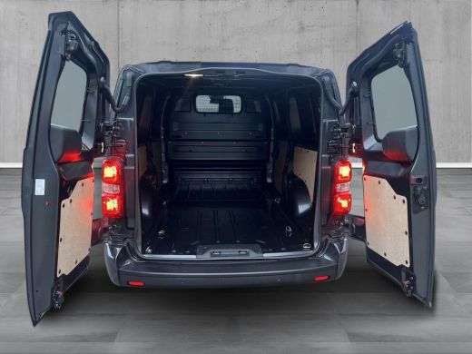 Toyota ProAce Long Worker 2.0 D-4D Professional 3zits | NIEUWE AUTO | Geheel rijklaarprijs | DIRECT RIJDEN | ActivLease financial lease