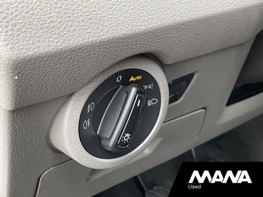 Volkswagen Transporter 2.0 TDI L2H1 28 110PK Sensoren Airco Navi Cruise Car-Play ActivLease financial lease