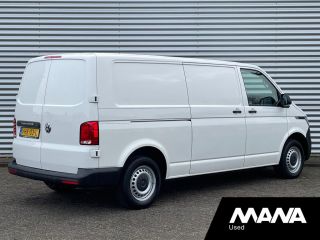 Volkswagen Transporter 2.0 TDI L2H1 28 110PK Sensoren Airco Navi Cruise Car-Play