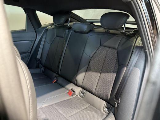 Audi Q4 e-tron S edition e-tron 45 82 kWh 210 kW / 286 PK Sportback Elektr. aandrijving qu ActivLease financial lease