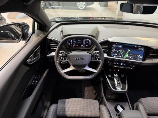 Audi Q4 e-tron S edition e-tron 45 82 kWh 210 kW / 286 PK Sportback Elektr. aandrijving qu ActivLease financial lease