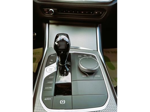 BMW 3 Serie Touring 330e High Executive, M-Sport, BMW Laser ActivLease financial lease