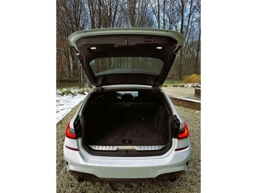 BMW 3 Serie Touring 330e High Executive, M-Sport, BMW Laser ActivLease financial lease