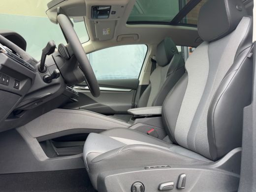 Skoda Enyaq 60 62kWh 179pk Selection | Adaptive Cruise control | Extra getint glas | Zonwering achterportieren ActivLease financial lease