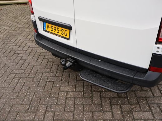 Volkswagen Crafter 35 2.0 TDI 140 PK L3H3 + WERKPLAATS INRICHTING + TREKHAAK 3000 KG | CAMERA | DAB | APPLE CARPLAY ActivLease financial lease