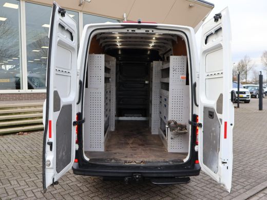 Volkswagen Crafter 35 2.0 TDI 140 PK L3H3 + WERKPLAATS INRICHTING + TREKHAAK 3000 KG | CAMERA | DAB | APPLE CARPLAY ActivLease financial lease