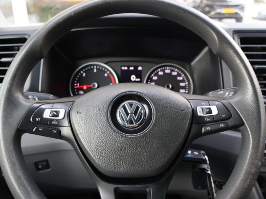 Volkswagen Crafter 35 2.0 TDI 140 PK L3H3 + WERKPLAATS INRICHTING + TREKHAAK 3000 KG | CAMERA | DAB | APPLE CARPLAY ActivLease financial lease