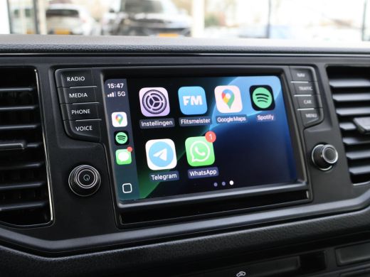 Volkswagen Crafter 35 2.0 TDI 140 PK L3H3 + WERKPLAATS INRICHTING + TREKHAAK 3000 KG | CAMERA | DAB | APPLE CARPLAY ActivLease financial lease