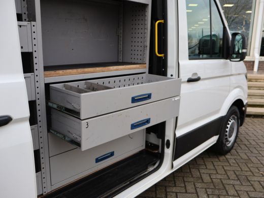 Volkswagen Crafter 35 2.0 TDI 140 PK L3H3 + WERKPLAATS INRICHTING + TREKHAAK 3000 KG | CAMERA | DAB | APPLE CARPLAY ActivLease financial lease